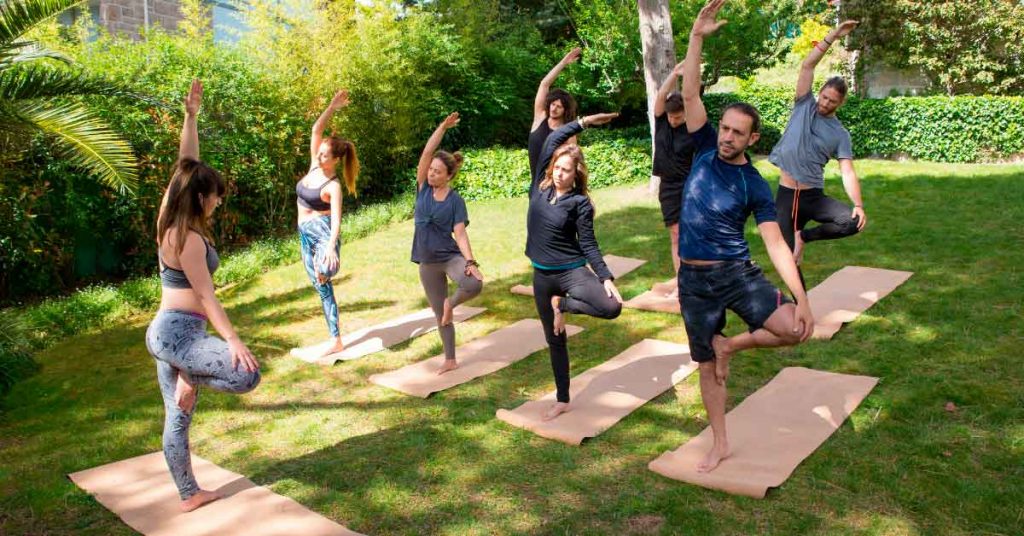  Fomento del trabajo en equipo en yoga